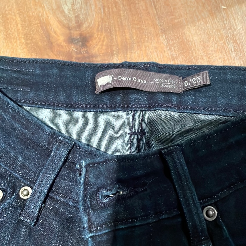 levi’s demi curve size 0/25